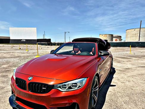 Used 2015 BMW M4 Convertible image 5