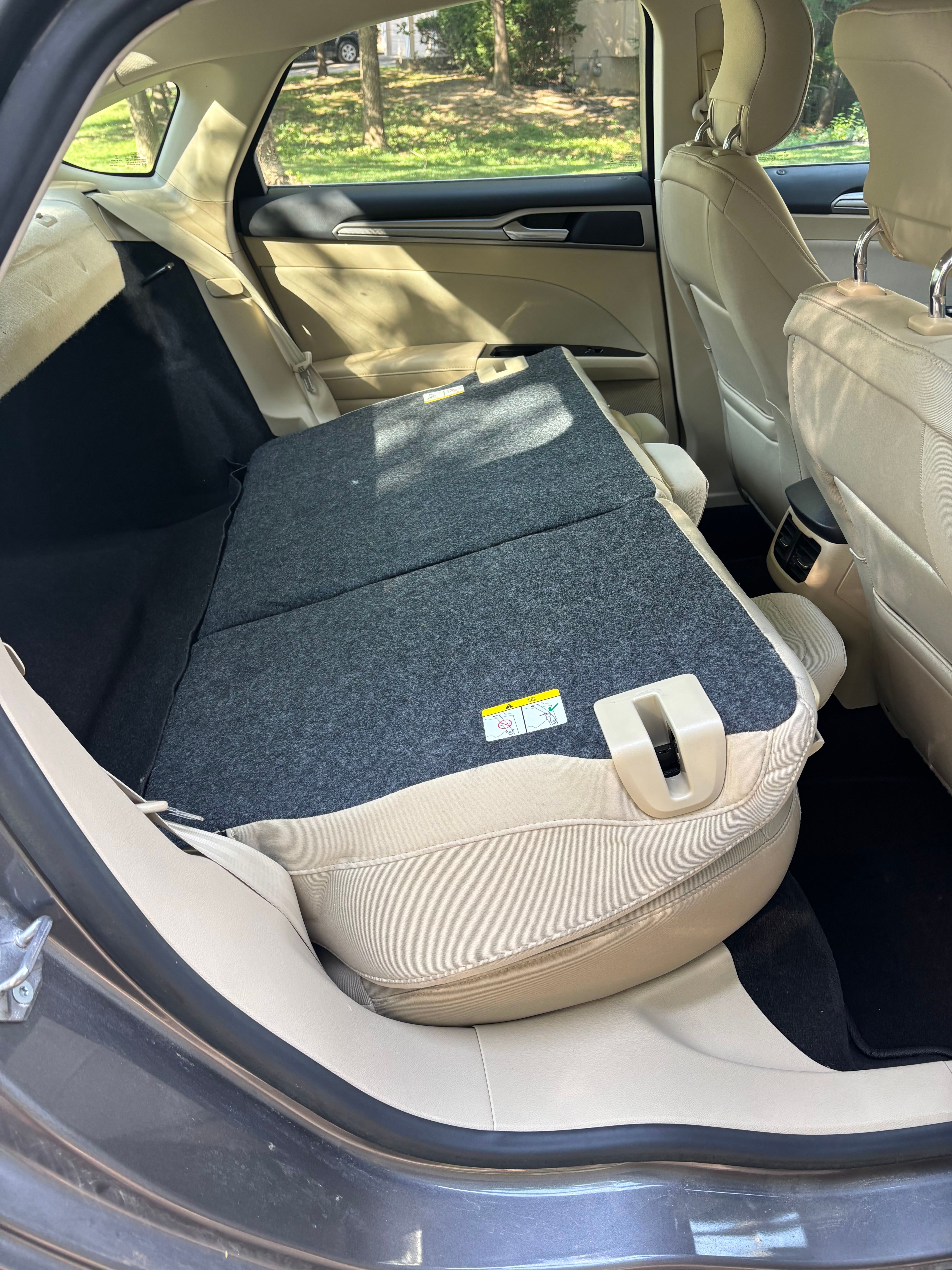 Used 2014 Ford Fusion SE FWD image 4