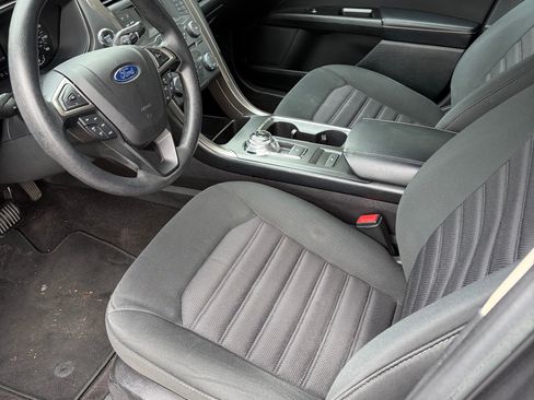 Used 2017 Ford Fusion SE FWD image 10