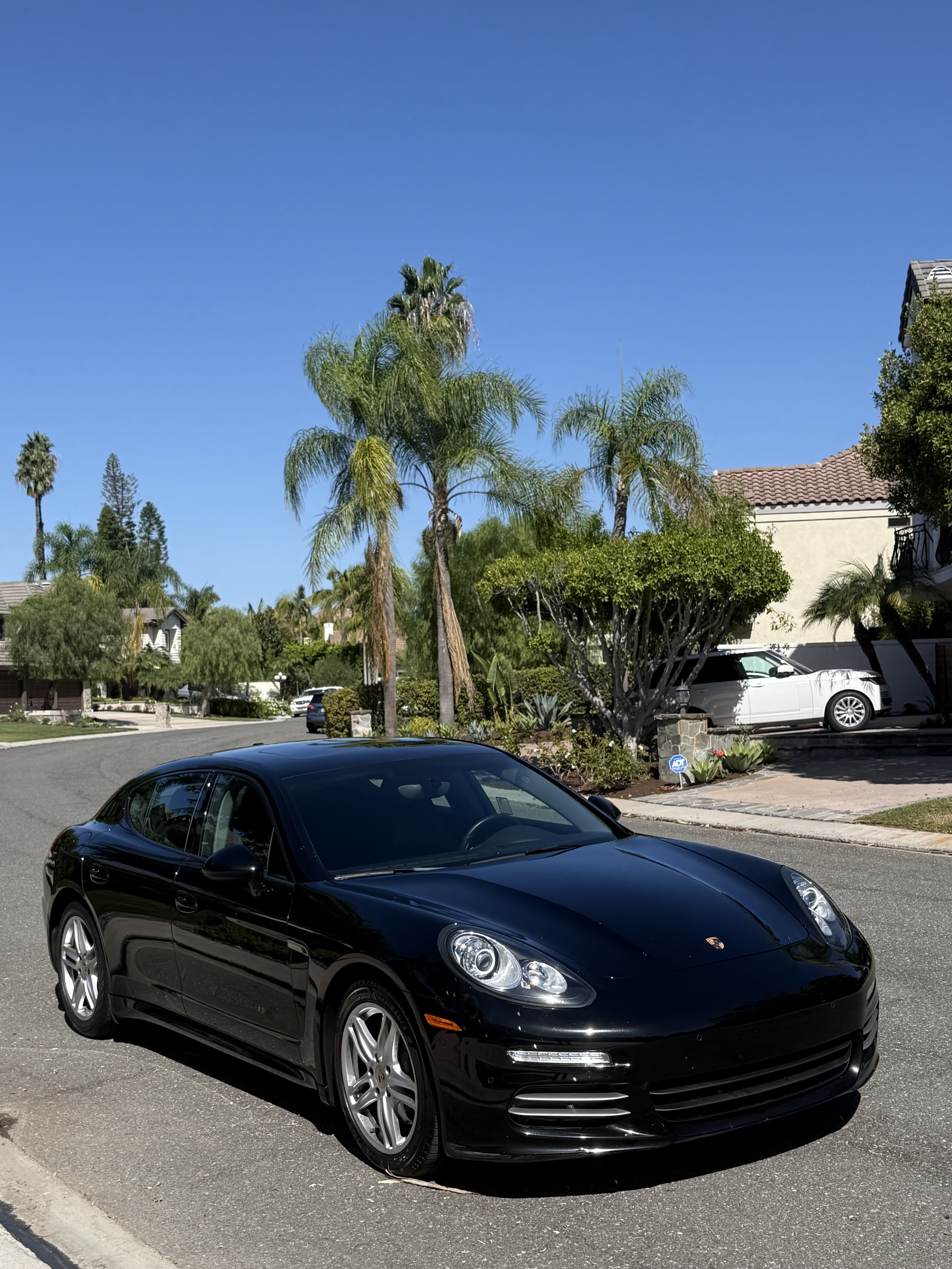 Used 2014 Porsche Panamera 4 AWD/4WD image 4