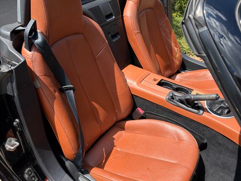 Used 2006 MAZDA MX-5 Miata Grand Touring RWD image 10