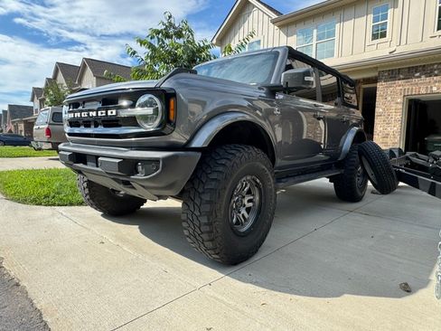 Used 2021 Ford Bronco Outer Banks AWD/4WD image 2