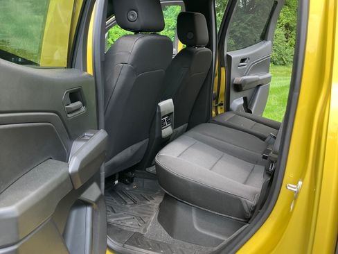 Used 2023 Chevrolet Colorado Trail Boss w/ Technology Package AWD/4WD image 20