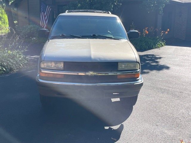 Used 2001 Chevrolet Blazer LS RWD image 2