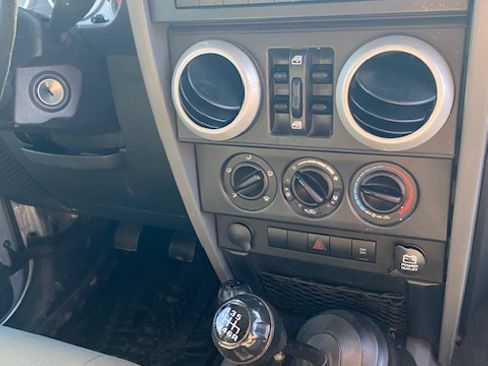 Used 2008 Jeep Wrangler Unlimited Sahara w/ Trailer Tow Group image 8