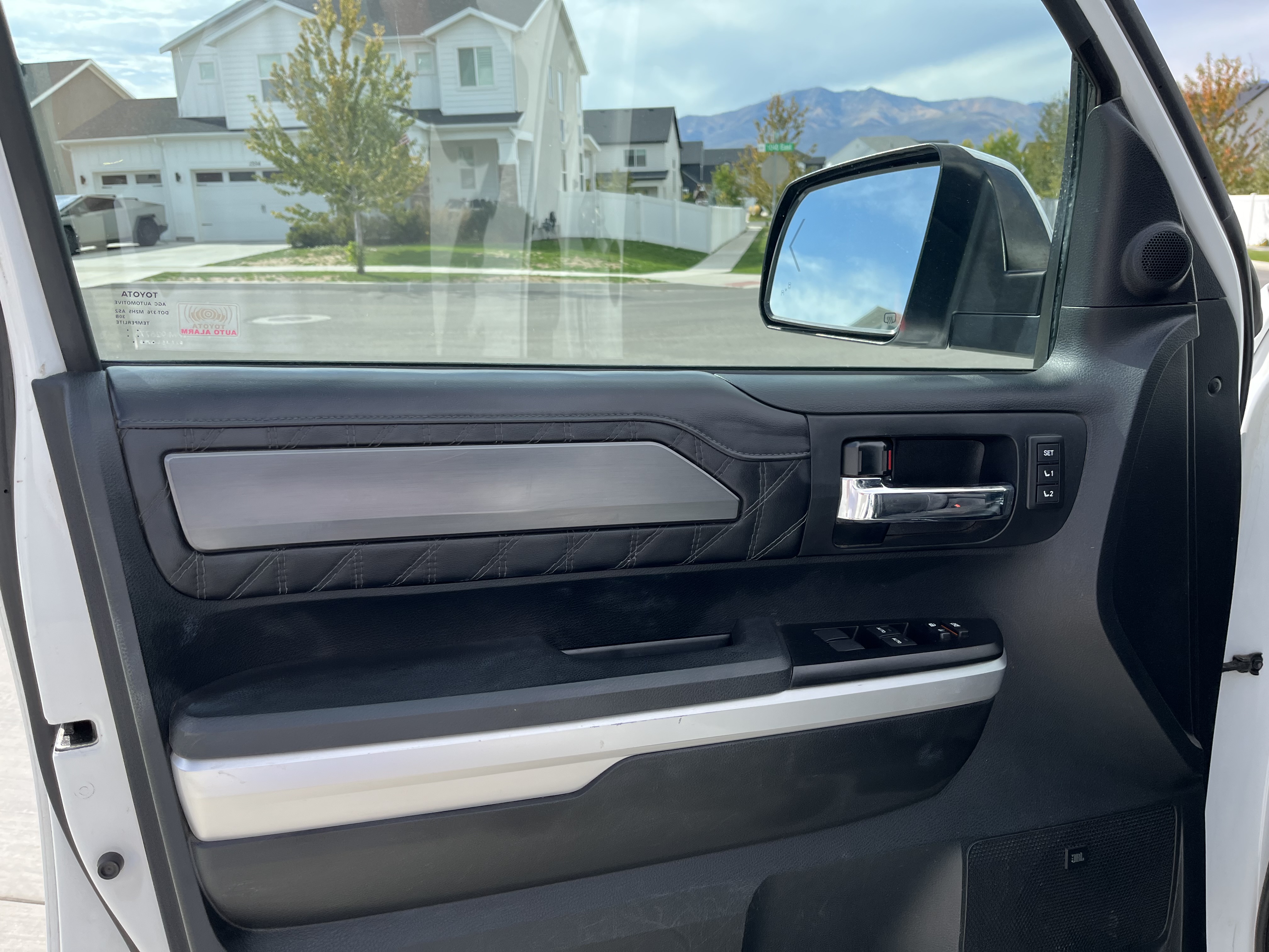 Used 2016 Toyota Tundra Platinum AWD/4WD image 11
