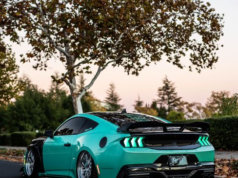 Used 2024 Ford Mustang Dark Horse image 4