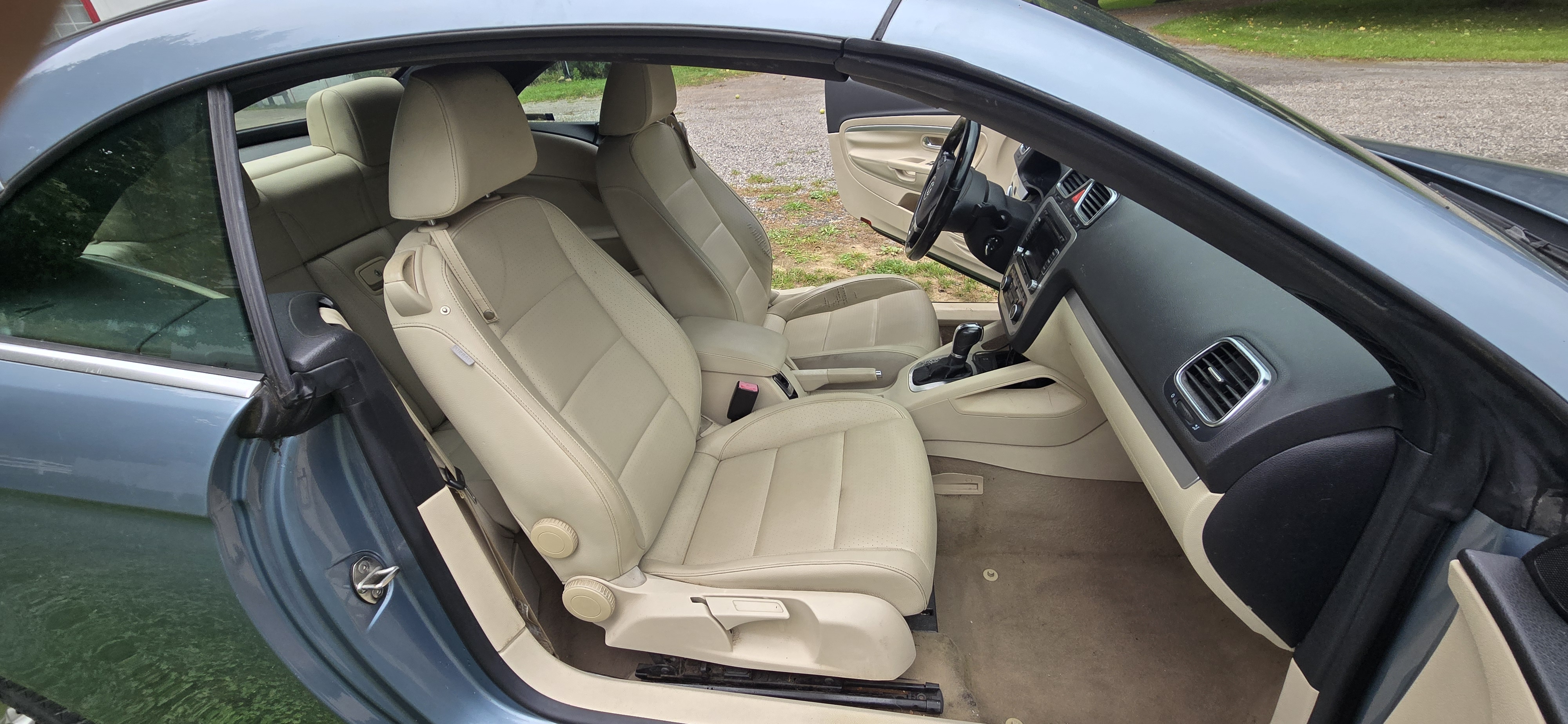 Used 2012 Volkswagen Eos Komfort FWD image 10