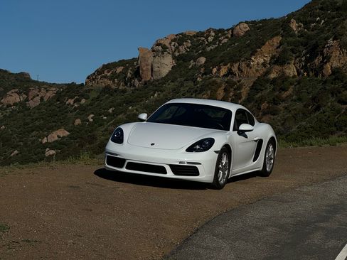 Used 2019 Porsche 718 Cayman image 12