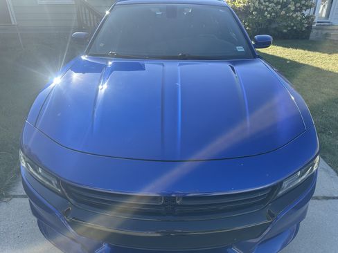 Used 2017 Dodge Charger SXT w/ AWD Plus Group image 2