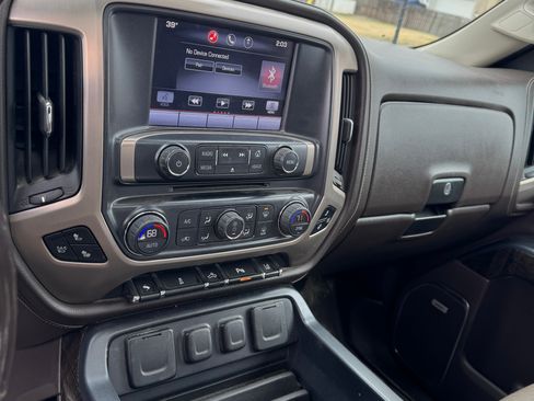 Used 2015 GMC Sierra 2500 Denali image 8