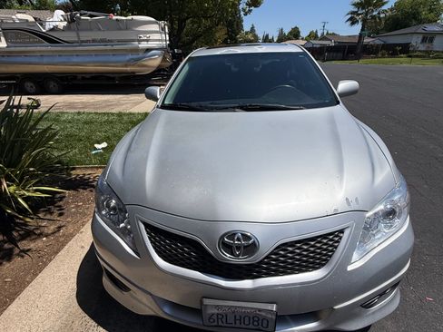 Used 2011 Toyota Camry SE w/ SE Extra-Value Pkg #1 FWD image 5