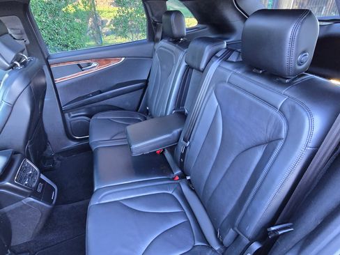 Used 2017 Lincoln MKX Reserve image 22