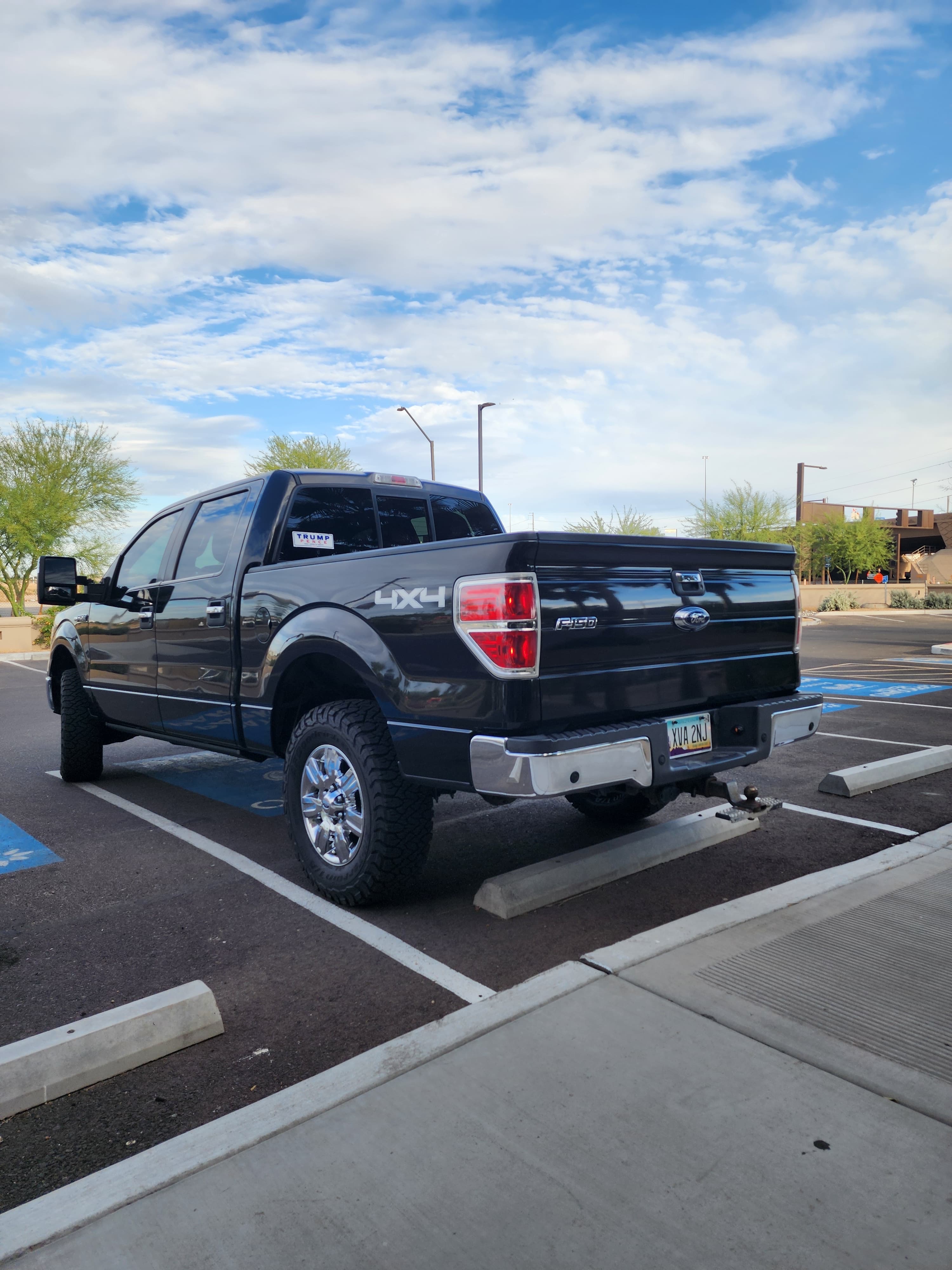 Used 2011 Ford F150 XLT w/ XLT Chrome Pkg AWD/4WD image 5