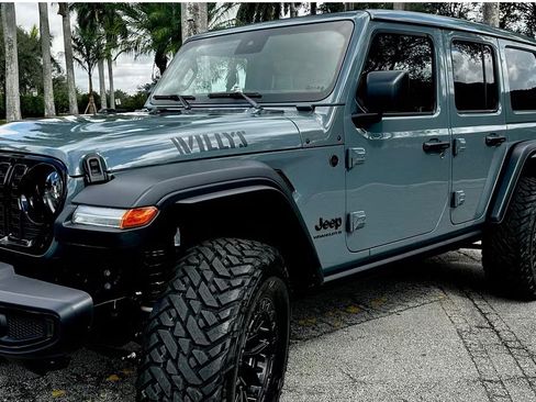 Used 2024 Jeep Wrangler Unlimited Sport AWD/4WD image 10