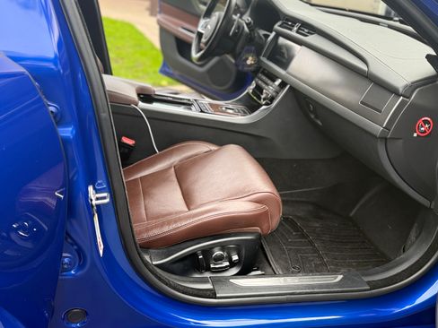 Used 2018 Jaguar XF S image 12