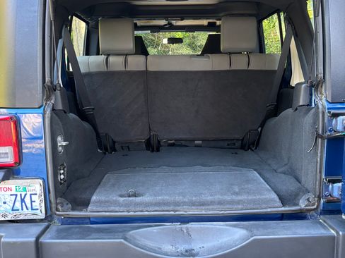 Used 2010 Jeep Wrangler Unlimited Sport image 10