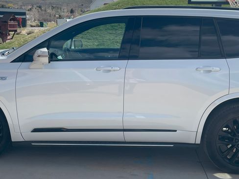 Used 2023 Cadillac XT6 Sport w/ LPO, ONYX Package image 9