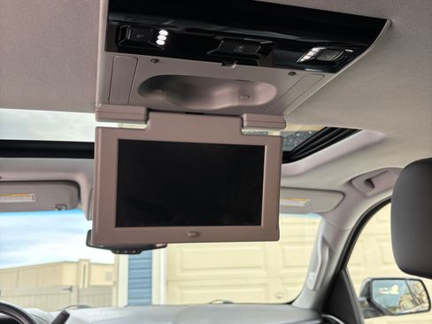 Used 2016 GMC Yukon SLT w/ Open Road Package image 13