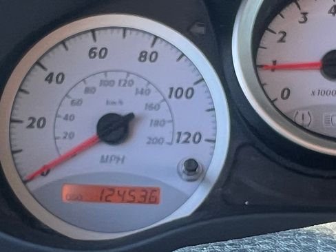 Used 2005 Toyota RAV4 4WD image 9