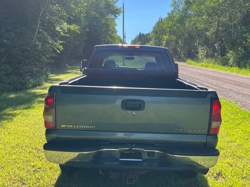 Used 2006 Chevrolet Silverado 2500 LT AWD/4WD image 8