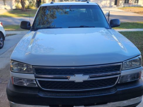 Used 2005 Chevrolet Silverado 2500 LT w/ Skid Plate Package image 8