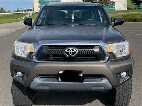 Used 2012 Toyota Tacoma PreRunner w/ SR5 Pkg RWD image 4