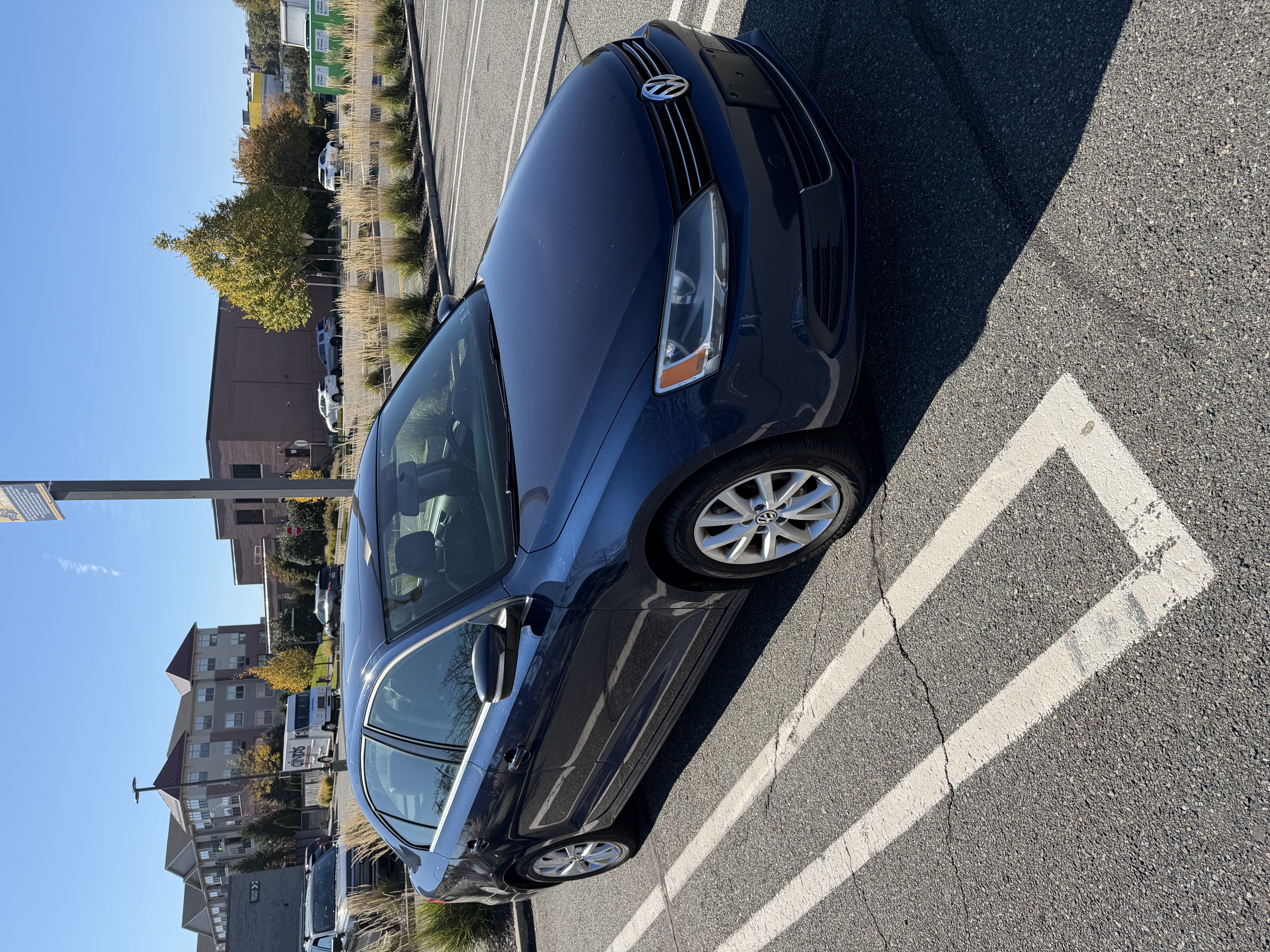 Used 2014 Volkswagen Jetta SE FWD image 2