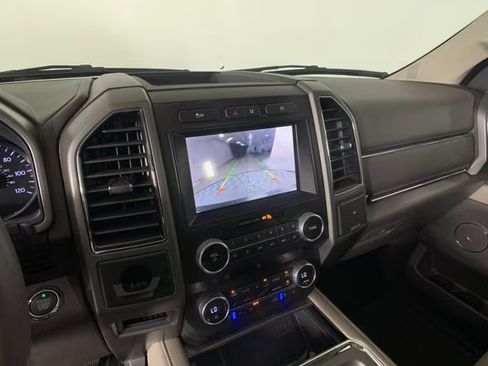 Used 2021 Ford Expedition Max XLT image 8