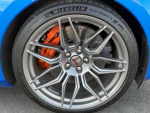 Used 2024 Chevrolet Corvette Z06 RWD image 12
