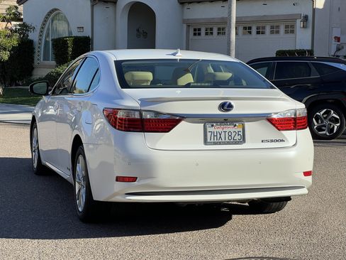Used 2014 Lexus ES 300h image 7