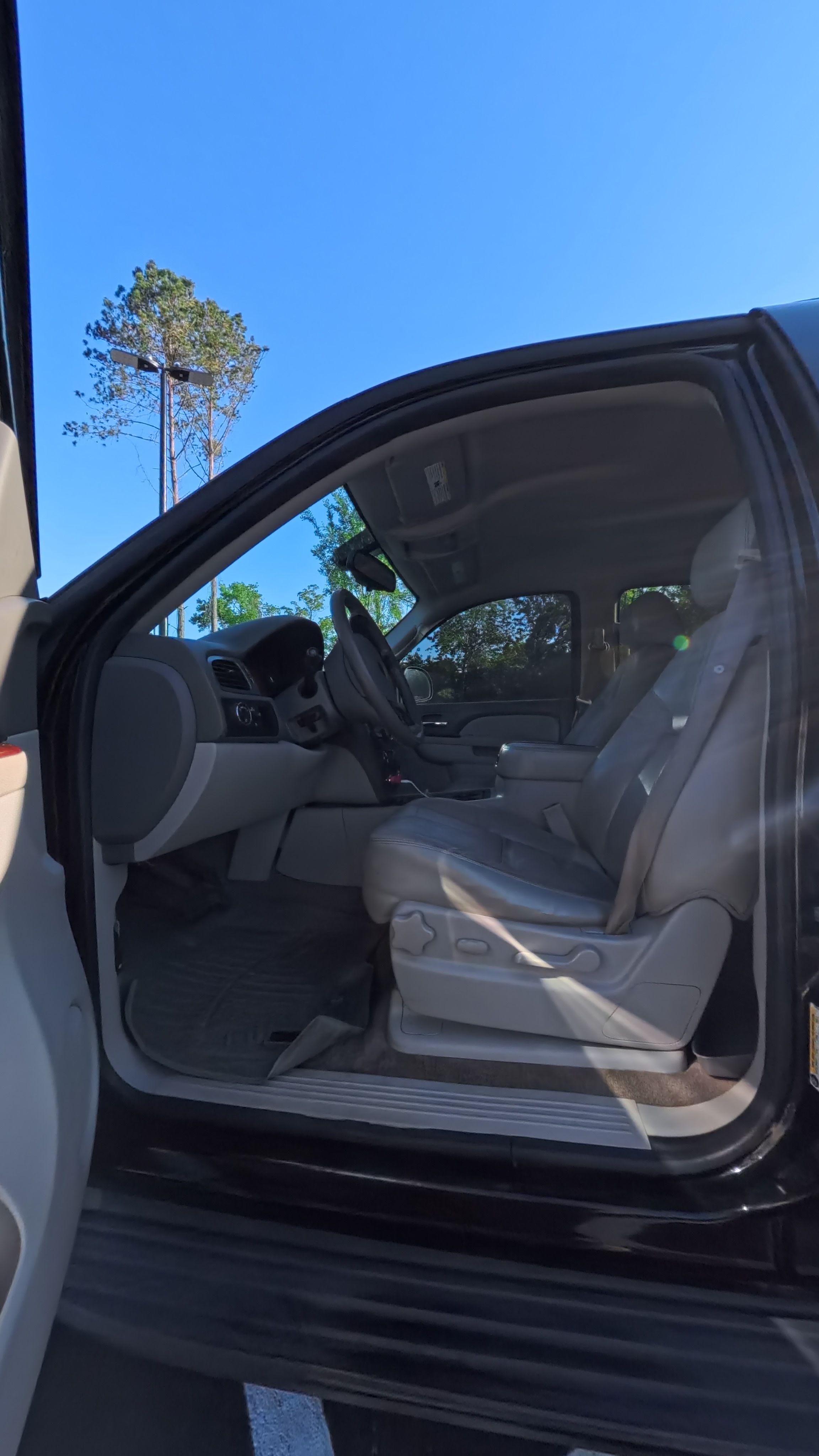 Used 2010 Chevrolet Tahoe LT RWD image 8