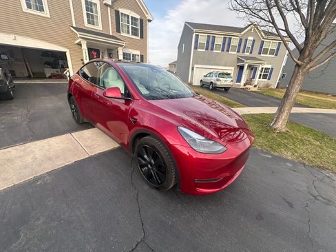 Used 2024 Tesla Model Y Long Range image 2