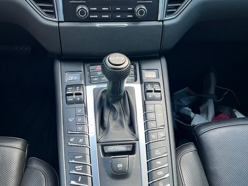 Used 2017 Porsche Macan GTS AWD/4WD image 12