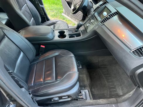 Used 2018 Ford Taurus SEL w/ Equipment Group 201A FWD image 10