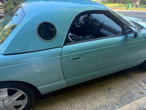 Used 2002 Ford Thunderbird RWD image 17