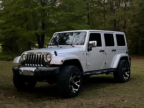 Used 2012 Jeep Wrangler Unlimited Sahara w/ Mopar Chrome Edition Group image 1