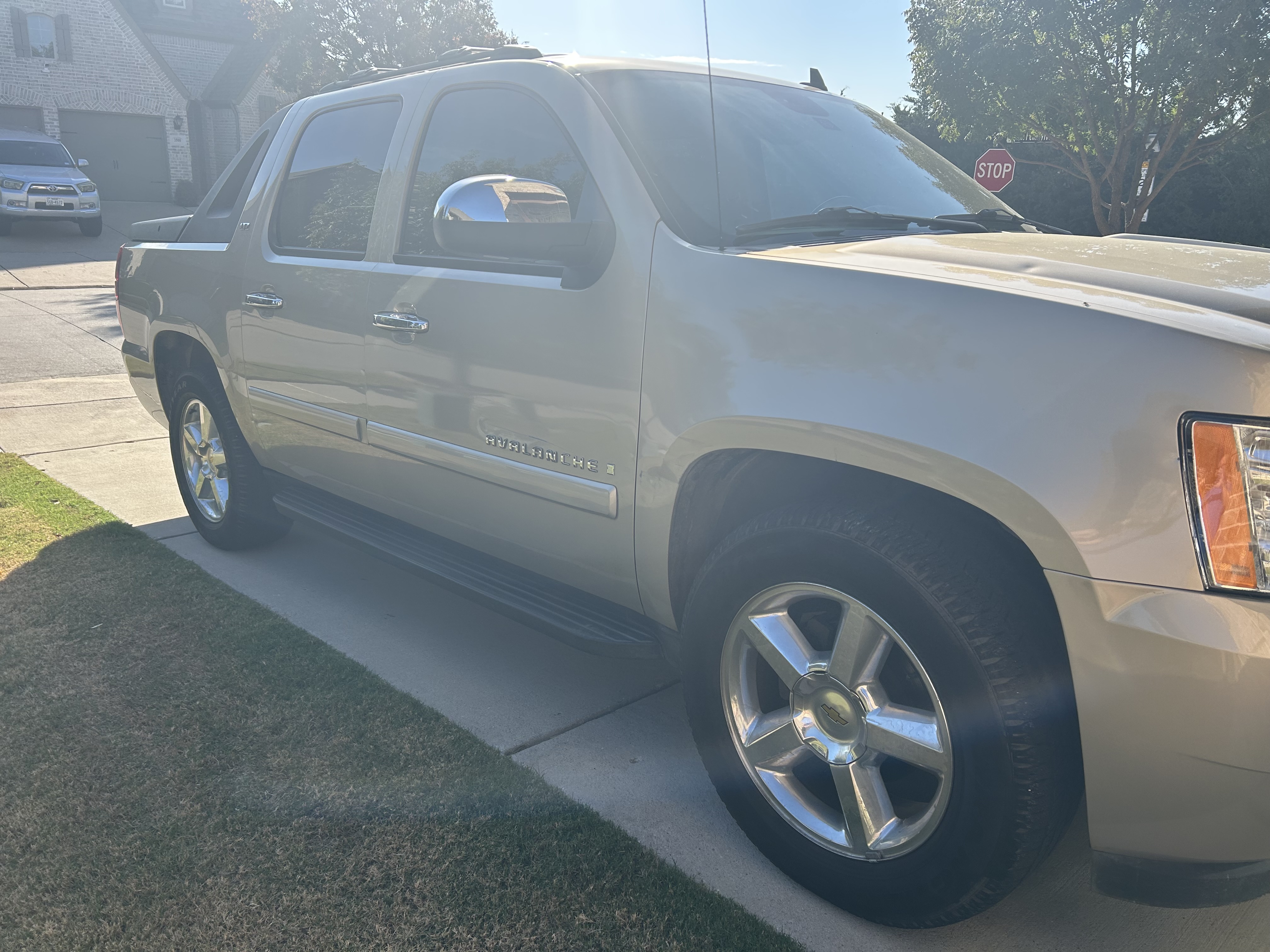 Used 2008 Chevrolet Avalanche LTZ w/ LTZ Preferred Equipment Group RWD image 20