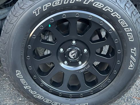 Used 2015 Toyota Tundra SR5 w/ TRD Off Road Package image 19