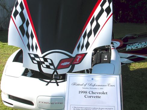 Used 1998 Chevrolet Corvette Coupe w/ Roof Pkg image 26