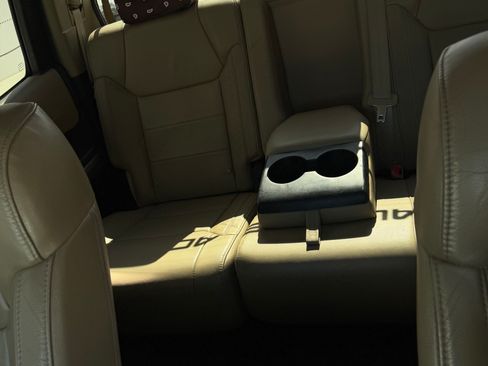 Used 2015 Toyota Tundra Limited RWD image 2