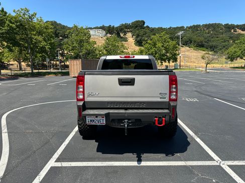 Used 2009 HUMMER H3T Alpha image 10