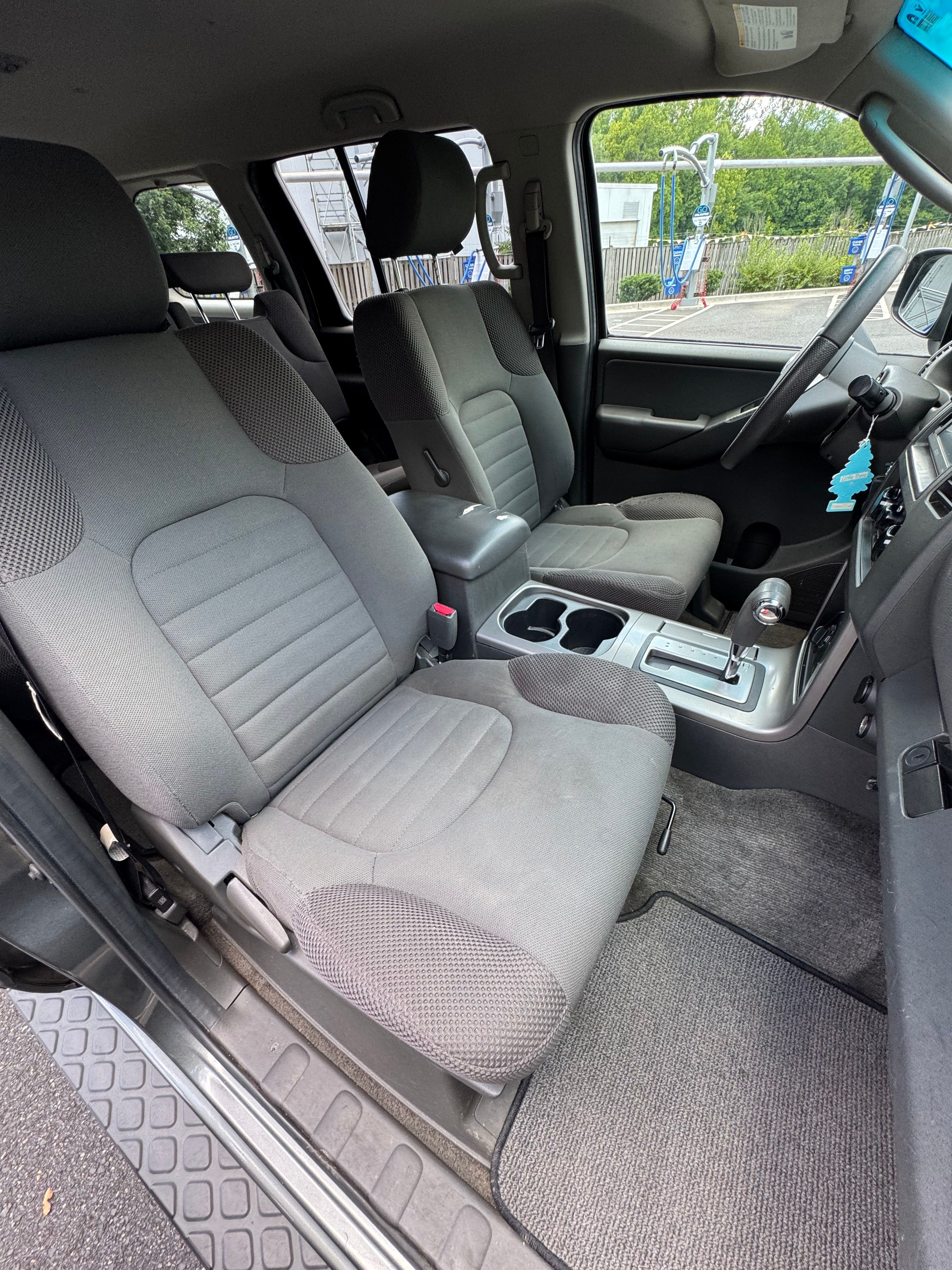 Used 2005 Nissan Pathfinder XE AWD/4WD image 13