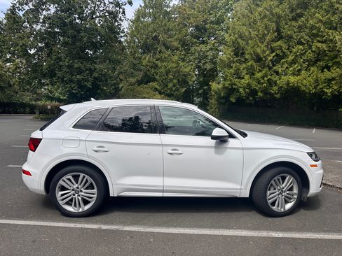 Used 2018 Audi Q5 2.0T Premium Plus w/ Premium Plus Package AWD/4WD image 4