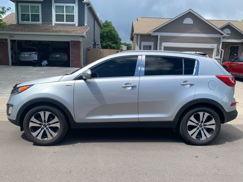 Used 2011 Kia Sportage EX AWD/4WD image 2