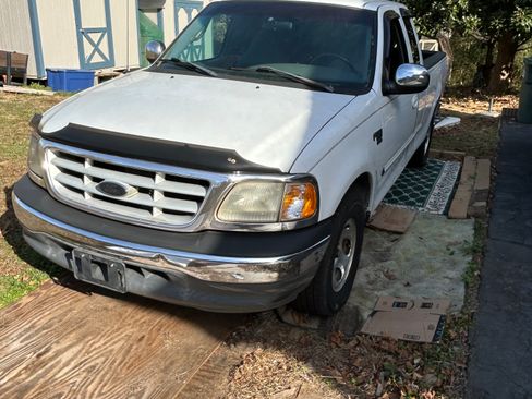 Used 1999 Ford F150 Short Bed image 5