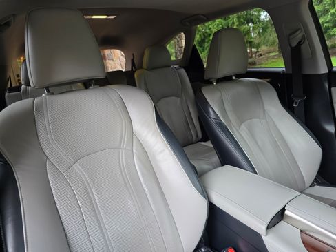 Used 2018 Lexus RX 450hL Premium w/ Premium Package image 16