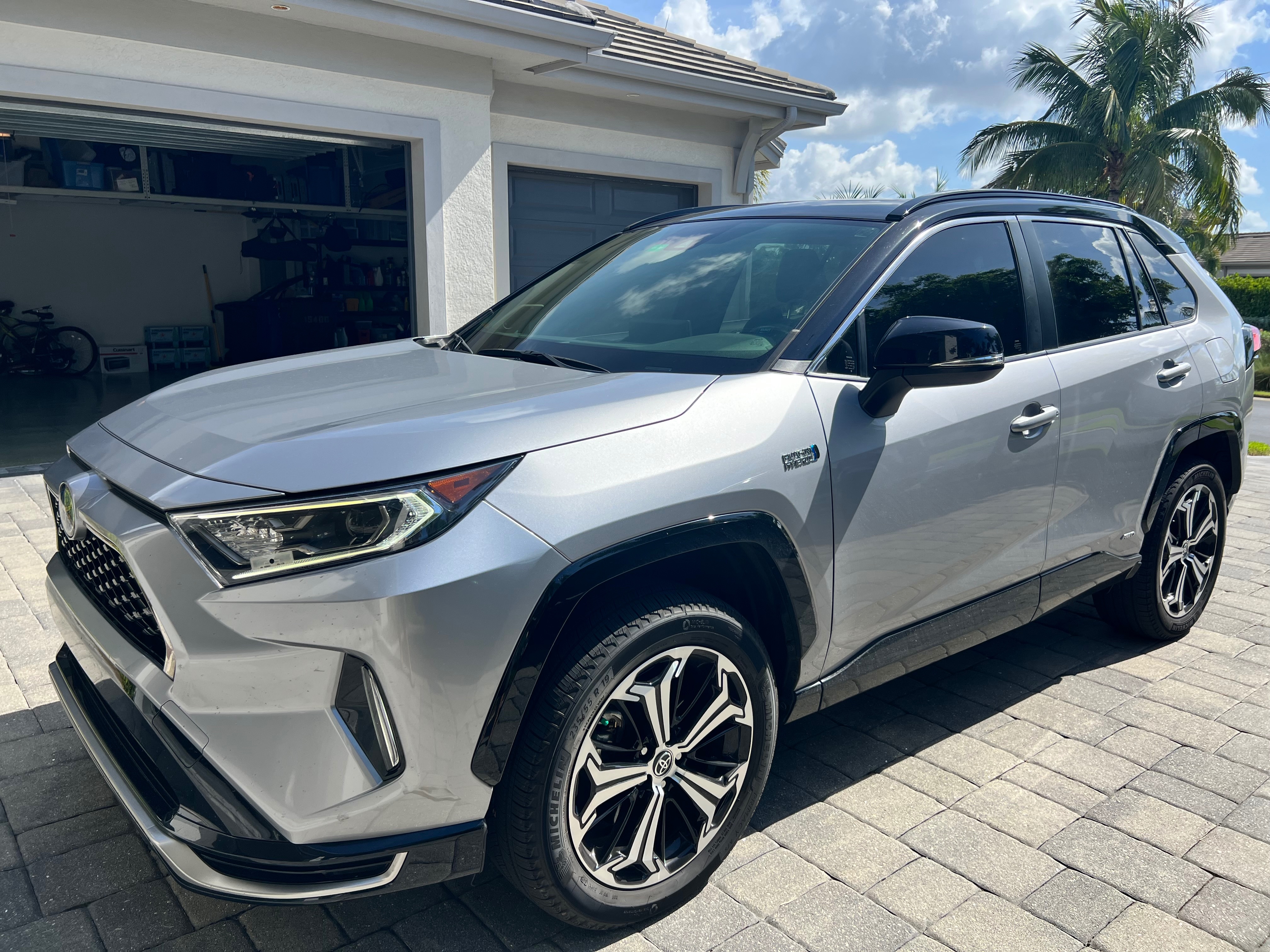 Used 2021 Toyota RAV4 XSE w/ Weather Package AWD/4WD image 1