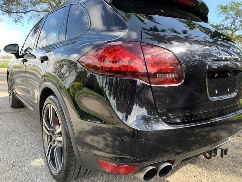 Used 2013 Porsche Cayenne Turbo AWD/4WD image 23