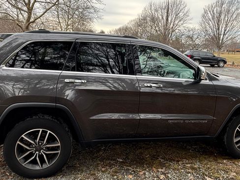 Used 2020 Jeep Grand Cherokee Limited image 12